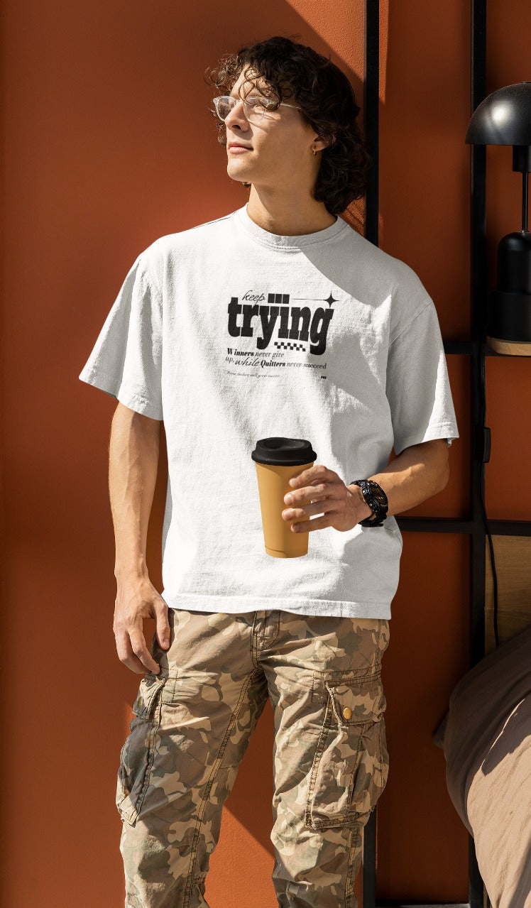 ROYAL YOUTH TRYING OVERSIZED TEE