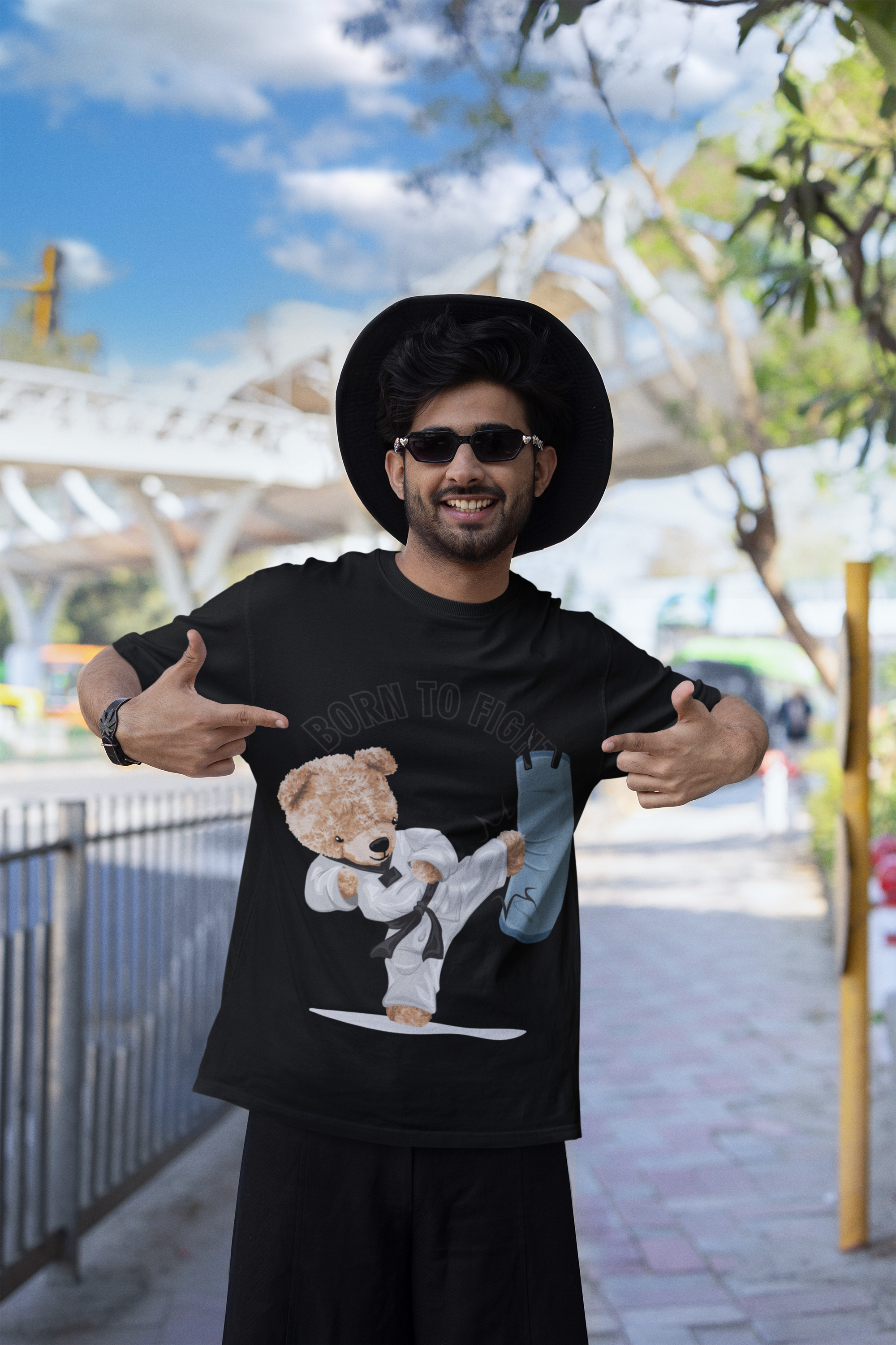 ROYAL BEAR FIGHT  BLACK OVERSIZED TEE