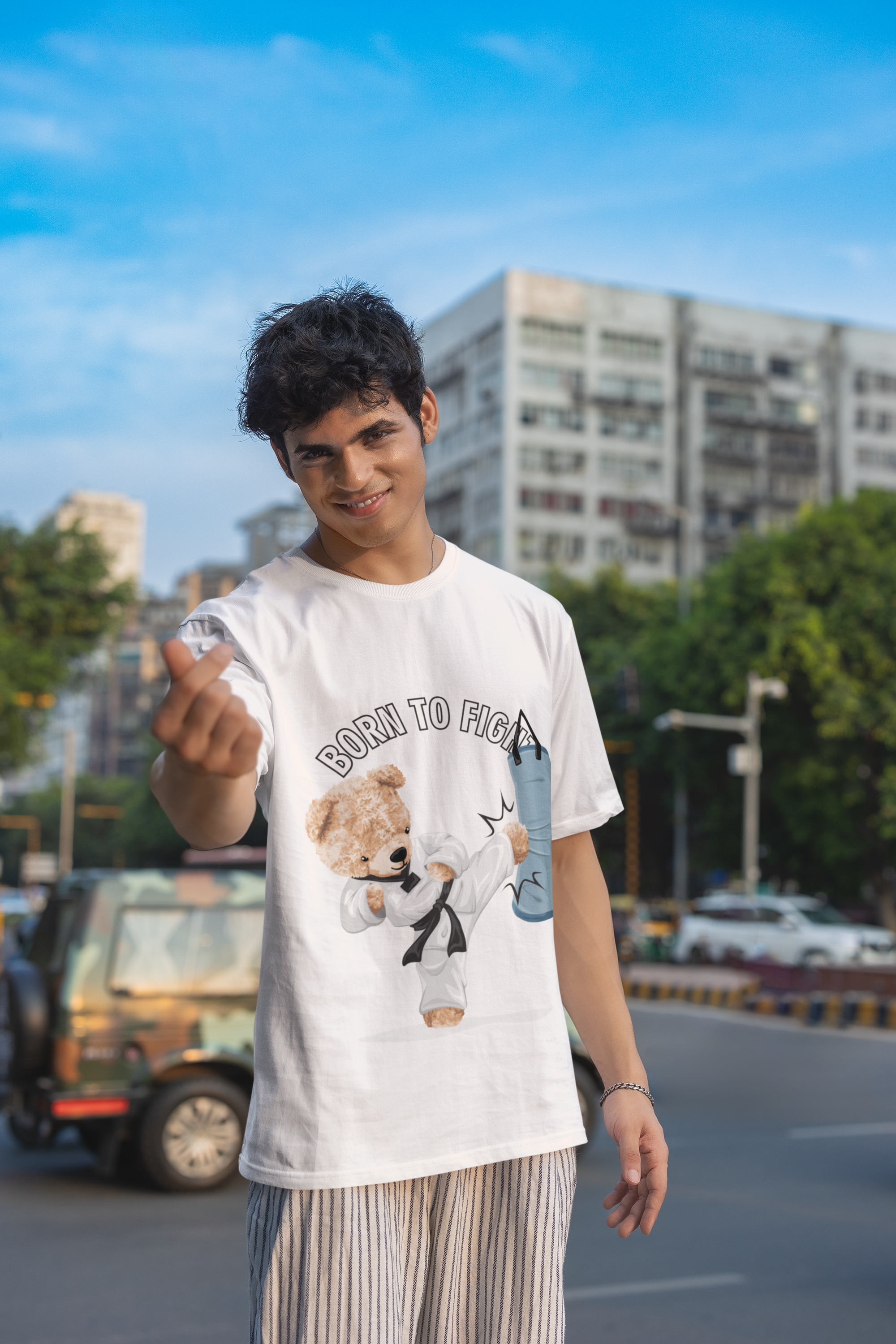 ROYAL BEAR FIGHT WHITE OVERSIZED TEE